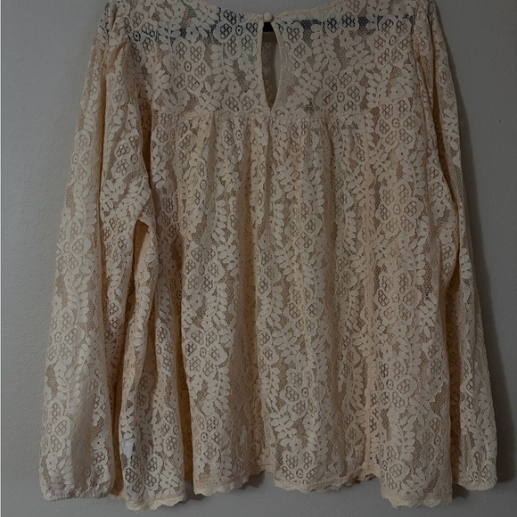 Torrid Cream Lace Blouse size 3 - Picture 6 of 9